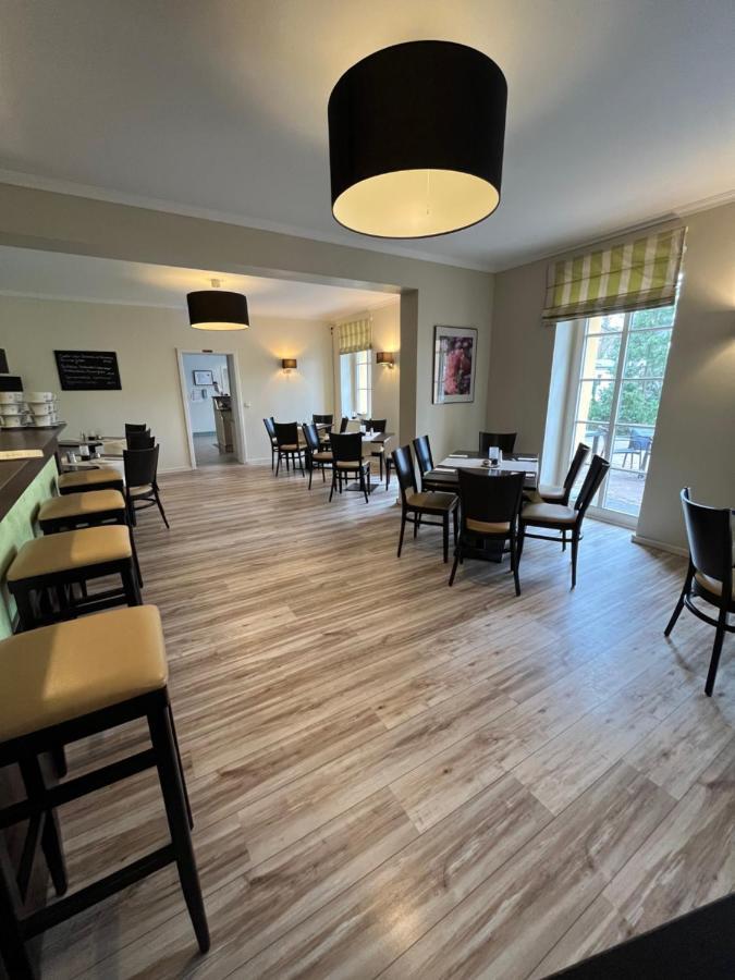 Hotel Und Restaurant Kranichsberg Woltersdorf  ภายนอก รูปภาพ