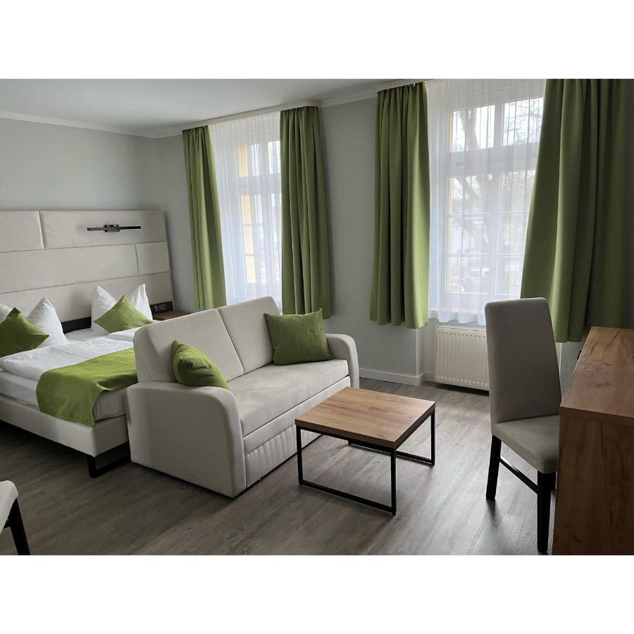 Hotel Und Restaurant Kranichsberg Woltersdorf  ภายนอก รูปภาพ