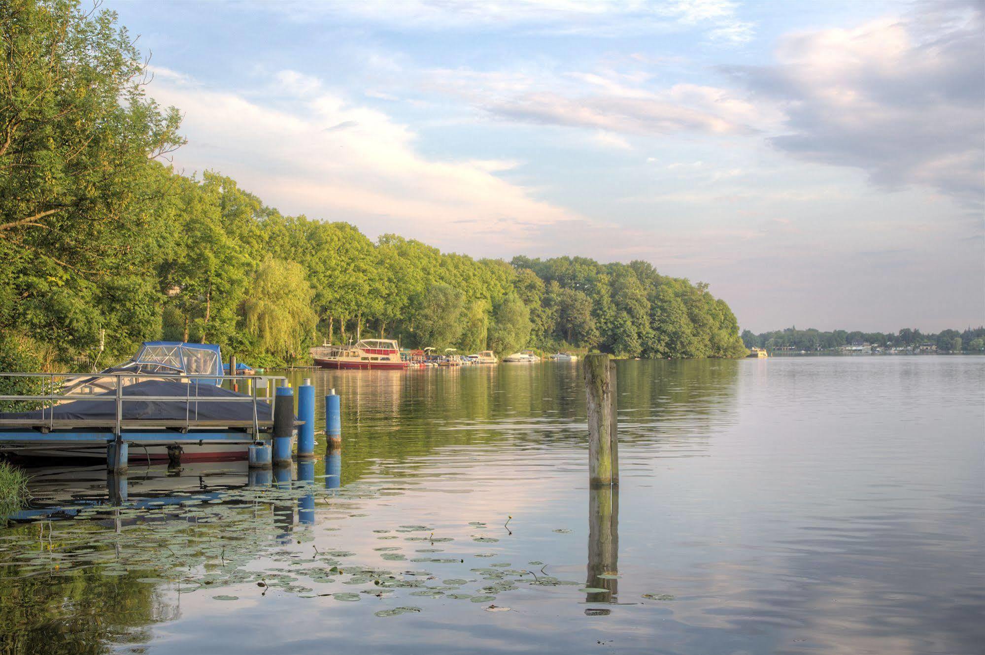 Hotel Und Restaurant Kranichsberg Woltersdorf  ภายนอก รูปภาพ